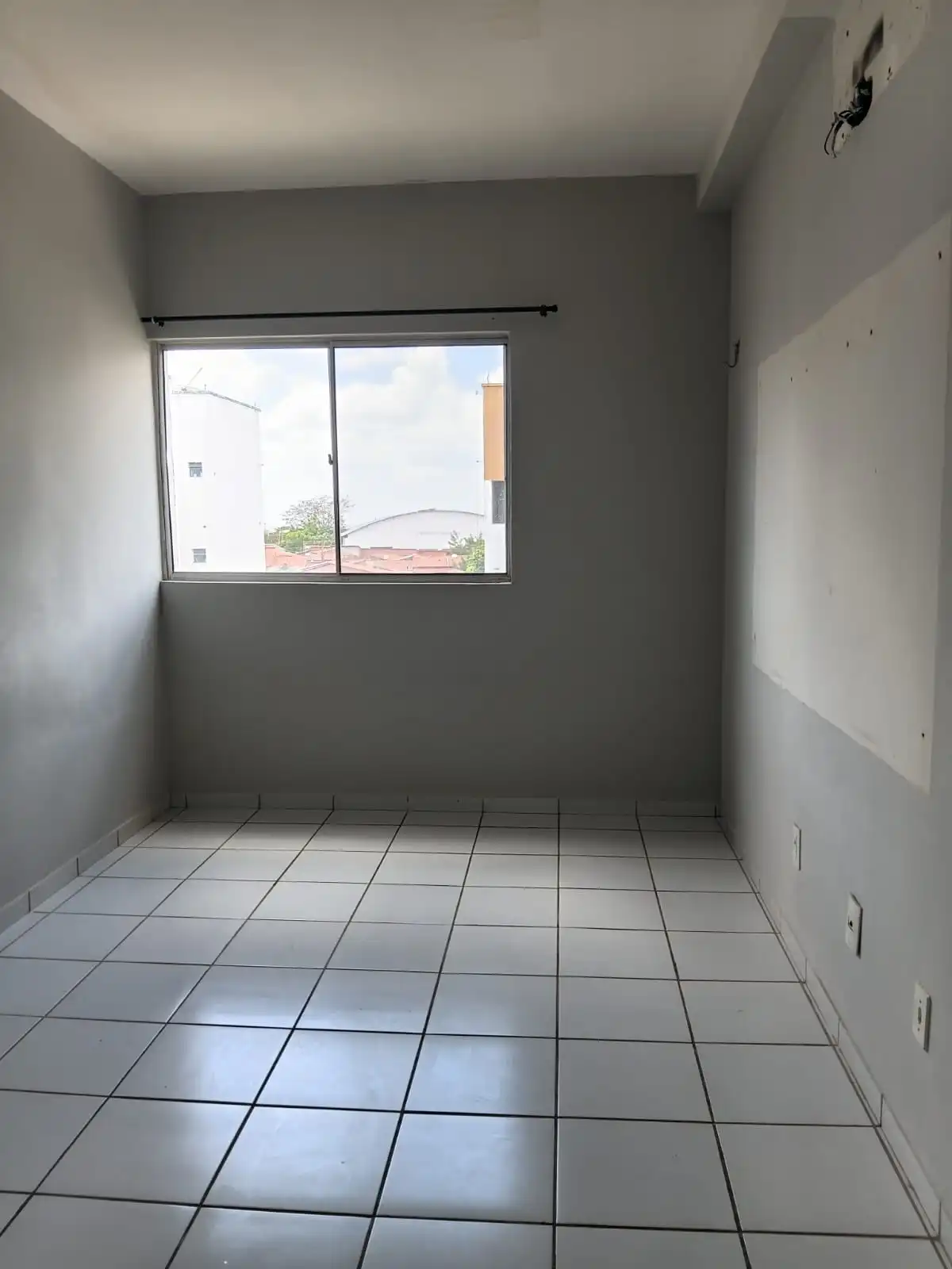 Apartamento no Condomínio Colorado